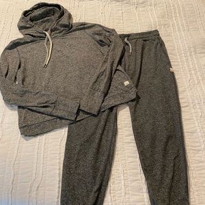 Vuori joggers/hoodie